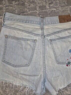 Light Wash- Madewell Denim Shorts - Floral Detail Embrodery